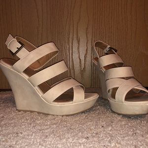 Wedge heels nude